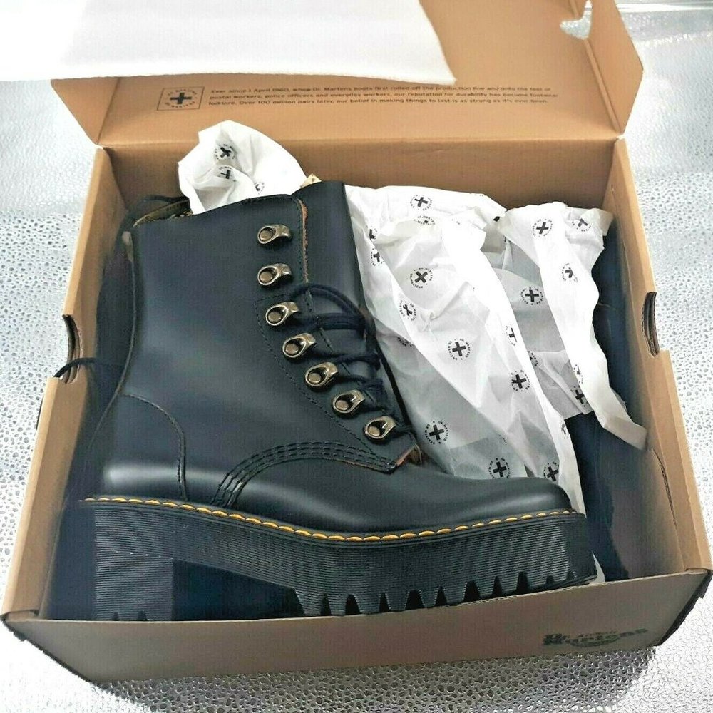 Dr. Martens Women's Leona Vintage Smooth Leather Heeled Boot - Picture 15 of 15